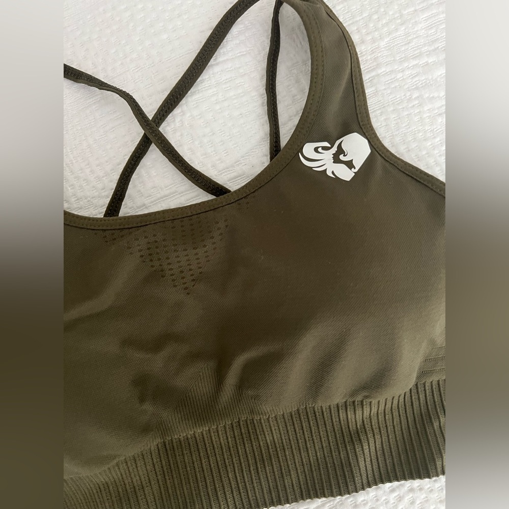 Women’s Best Khaki green sports bra NWT